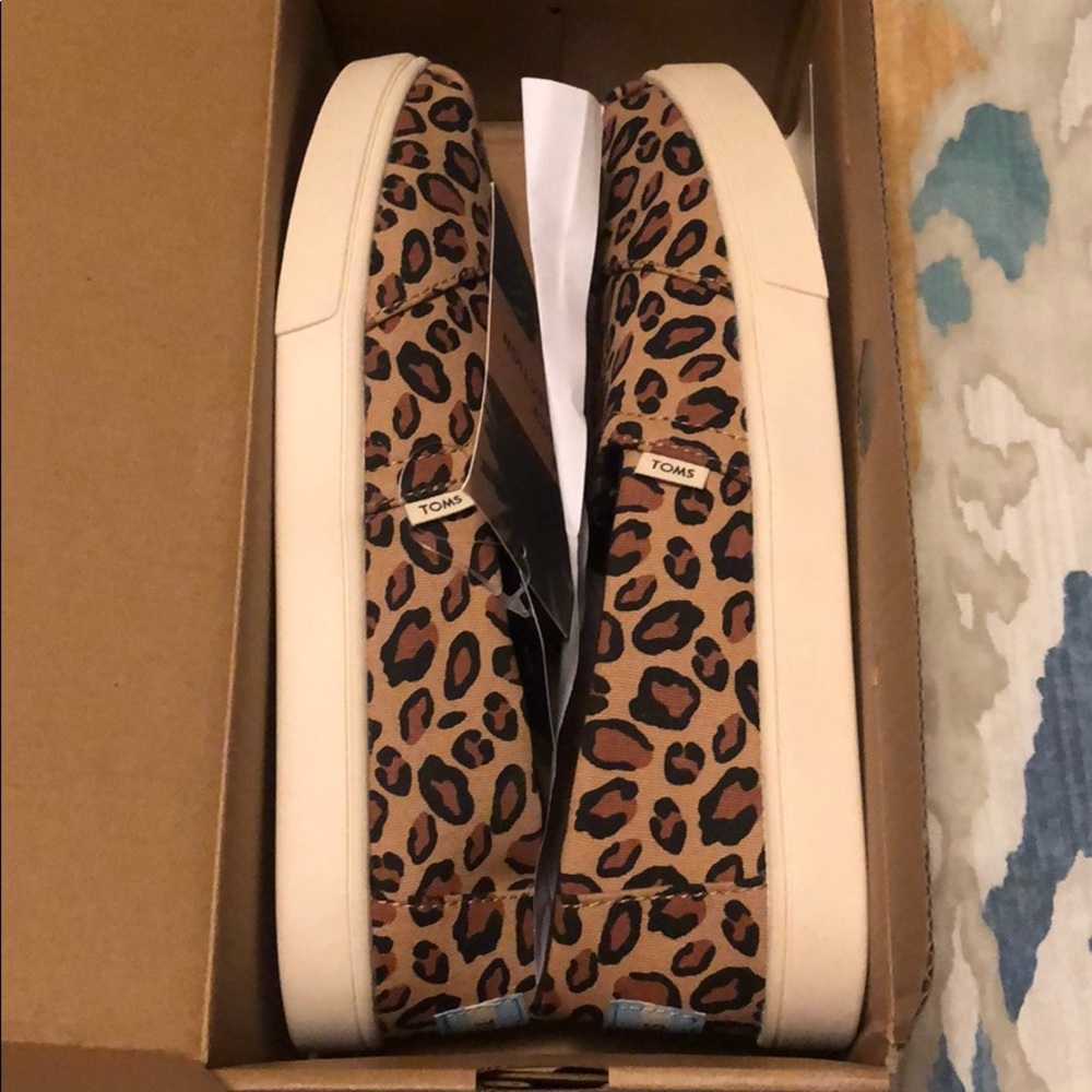 Brand new Cheetah print Toms